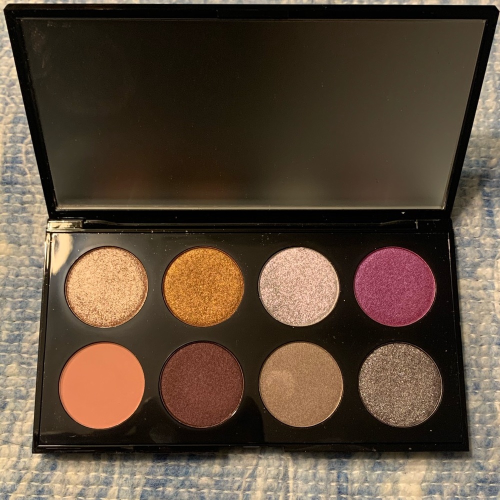 Eyeshadow pallet